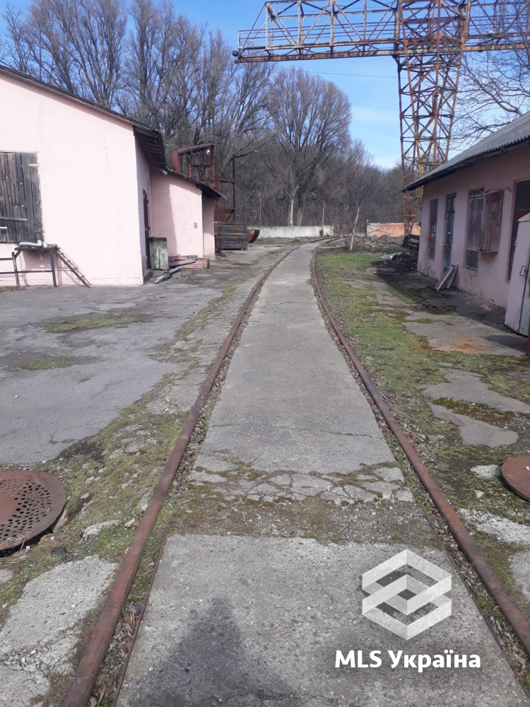 Комерційна нерухомість - м. Чернівці, Садгора - 4000 м²