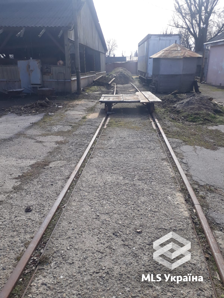 Комерційна нерухомість - м. Чернівці, Садгора - 4000 м²