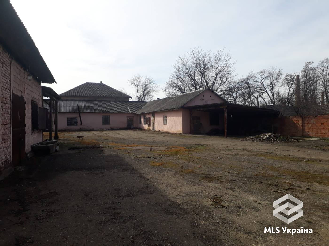 Комерційна нерухомість - м. Чернівці, Садгора - 4000 м²