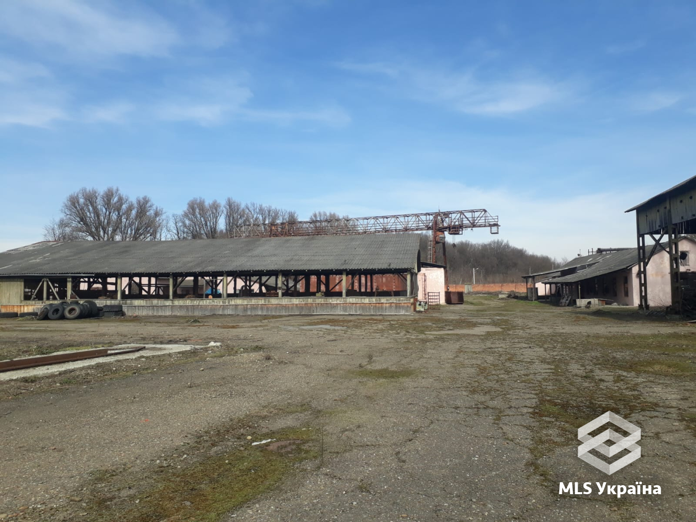 Комерційна нерухомість - м. Чернівці, Садгора - 4000 м²