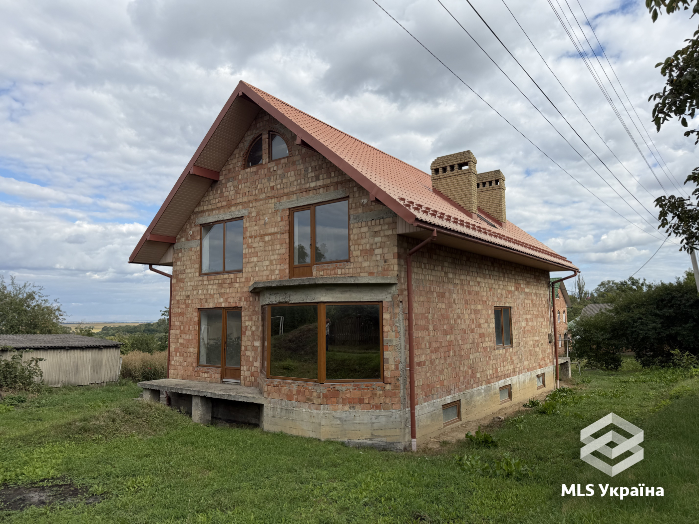 Будинки/Котедж - с. Молодія - 5 кімн., 216.8 м²