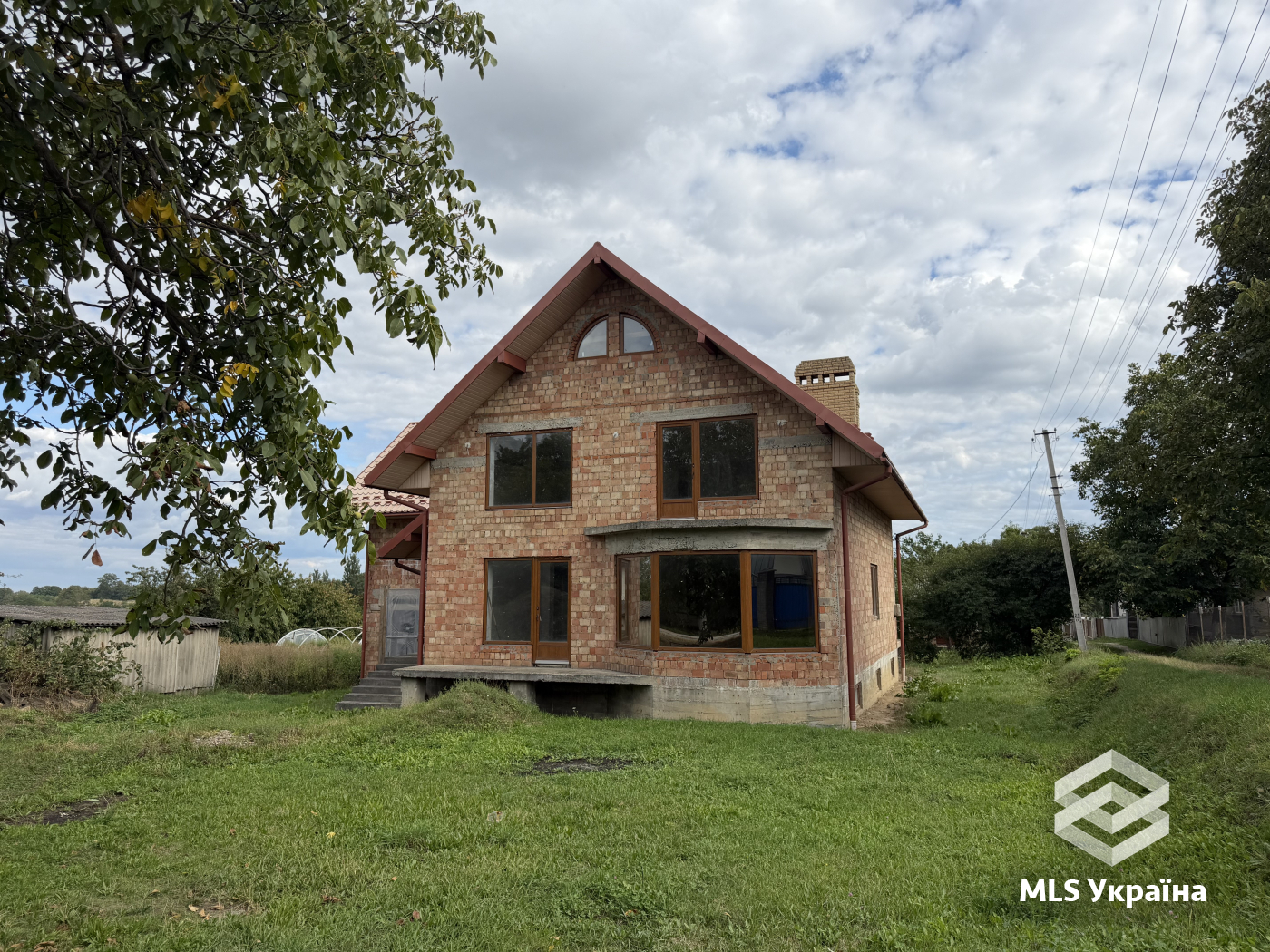 Будинки/Котедж - с. Молодія - 5 кімн., 216.8 м²