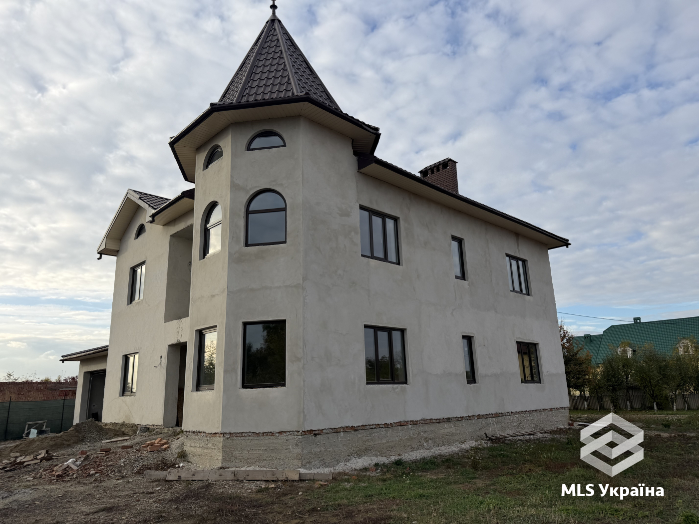 Будинки/Котедж - с. Шипинці - 4 кімн., 150 м²