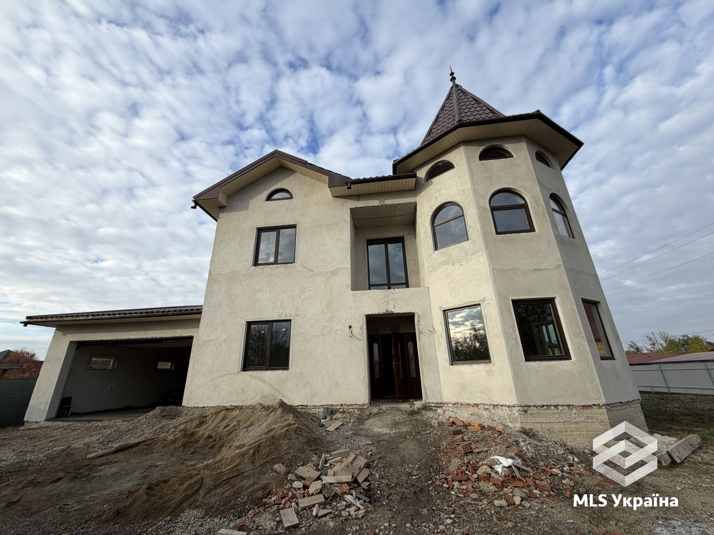 Будинки/Котедж - с. Шипинці - 4 кімн., 150 м²