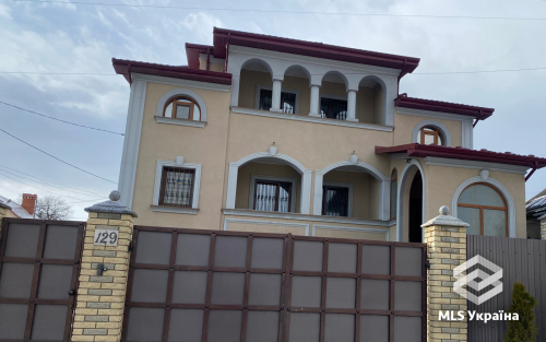 Чернівецька обл., м. Чернівці, вул. Стрийська