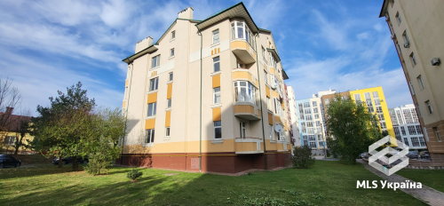Чернівецька обл., м. Чернівці, вул. Комарівська