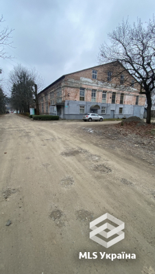 Чернівецька обл., м. Чернівці, вул. Донбасівська