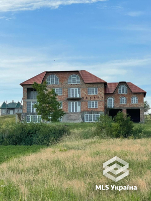 Чернівецька обл., с. Строїнці, Емінеску