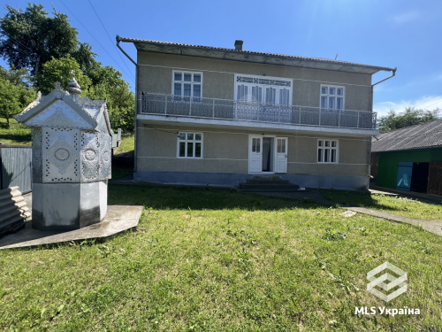 Чернівецька обл., с. Баламутівка, вул. Богдана Хмельницького