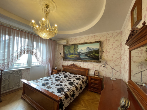 Чернівецька обл., м. Чернівці, вул. Вірменська