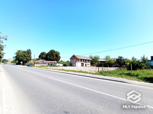 Хмельницька обл., с. Шатава, Фасад траси Н03 в центрі села 