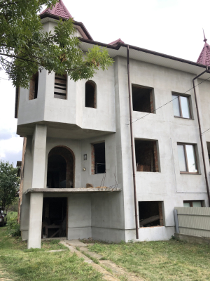 Чернівецька обл., м. Чернівці, вул. Ярослава Мудрого