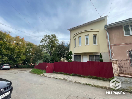 Чернівецька обл., м. Чернівці, вул. Коперніка Міколая