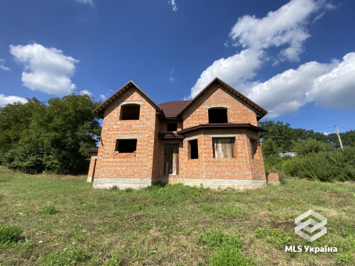 Чернівецька обл., с. Великий Кучурів, вул. Горіхова