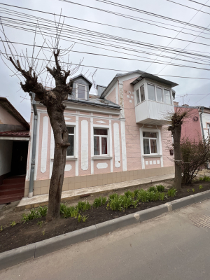 Чернівецька обл., м. Чернівці, вул. Козачука