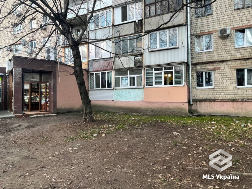 Чернівецька обл., м. Чернівці, вул. Комарова Володимира