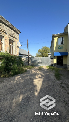 Чернівецька обл., м. Чернівці, пл. Нижньобазарна