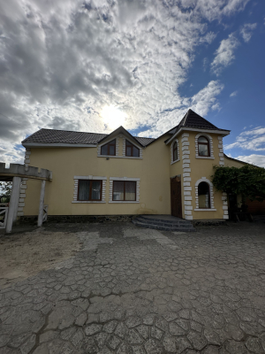 Рівненська обл., с. Острожець, вул. Шевченка