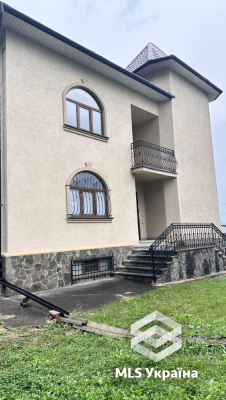 Чернівецька обл., м. Чернівці, вул. Корсунська