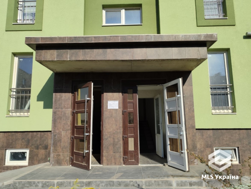 Чернівецька обл., м. Чернівці, Вул. Спортивна 