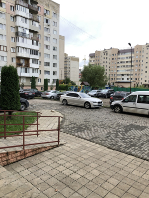 Чернівецька обл., м. Чернівці, вул. Проспект Незалежності