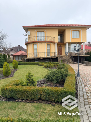 Чернівецька обл., с. Коровія, вул. Миру
