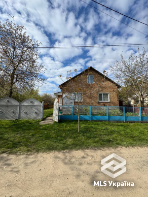Чернівецька обл., м. Чернівці, вул. Донецька