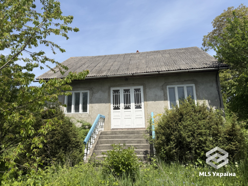 Чернівецька обл., с. Недобоївці, вул. Головна
