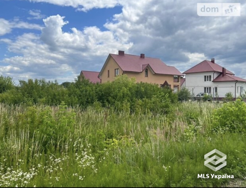 Чернівецька обл., смт Лужани, вул. Миколайчука