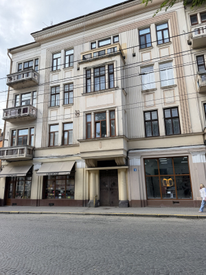 Чернівецька обл., м. Чернівці, вул. Університетська