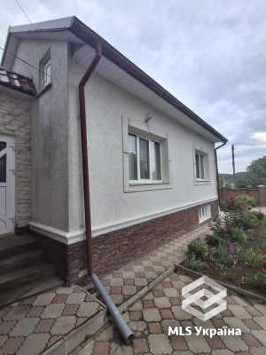 Чернівецька обл., с. Горішні Шерівці, вул. Ватутіна