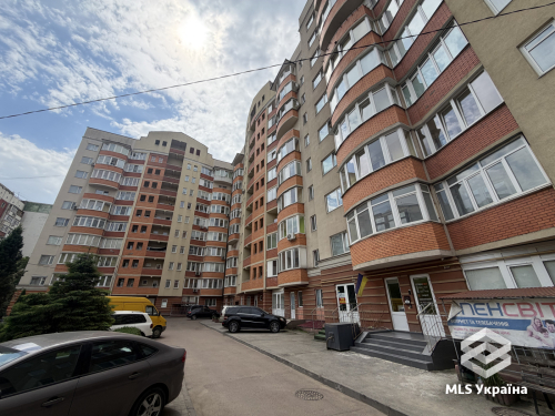 Чернівецька обл., м. Чернівці, вул. Проспект Незалежності