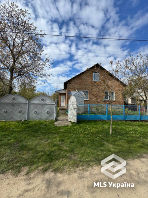 Чернівецька обл., м. Чернівці, вул. Донецька