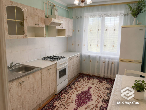 Чернівецька обл., м. Чернівці, вул. Головна