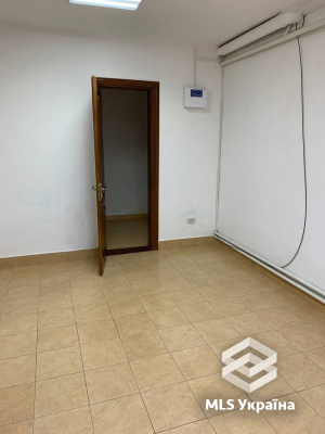 Чернівецька обл., м. Чернівці, вул. Головна