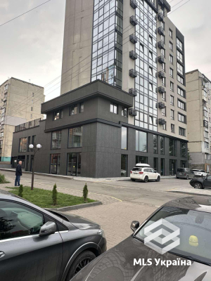 Чернівецька обл., м. Чернівці, вул. Головна