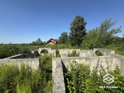 Чернівецька обл., Лужани, вул. Першотравнева