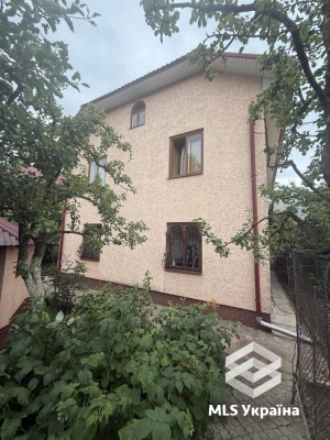 Чернівецька обл., м. Чернівці, вул. Марморозька