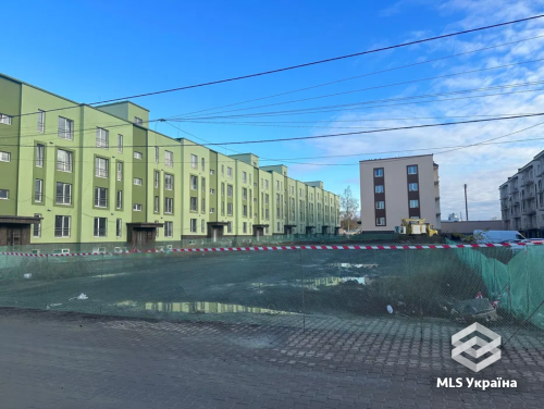 Чернівецька обл., м. Чернівці, Вул. Спортивна 