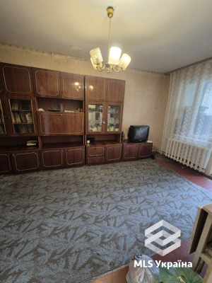 Київ обл., м. Київ, вул. Прирічна