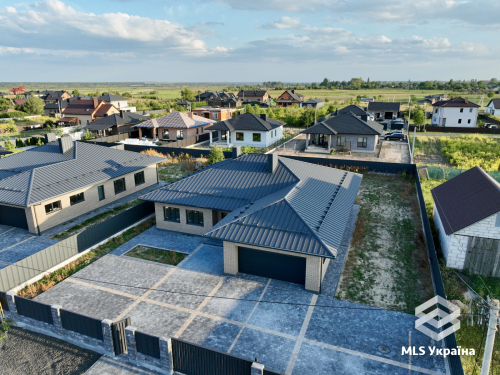 Волинська обл., с. Новостав, Молодіжна 