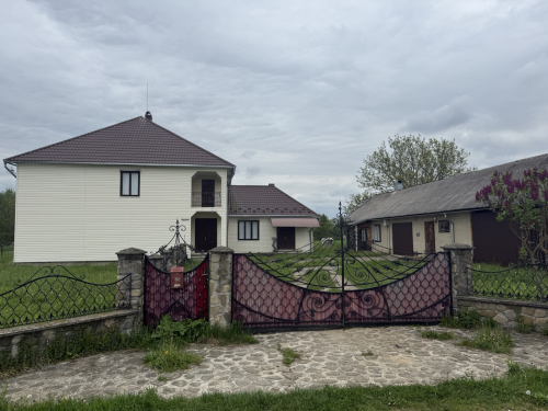 Чернівецька обл., Луківці, вул. Івасюка