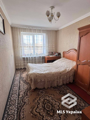 Чернівецька обл., м. Чернівці, бульв. Героїв Крут
